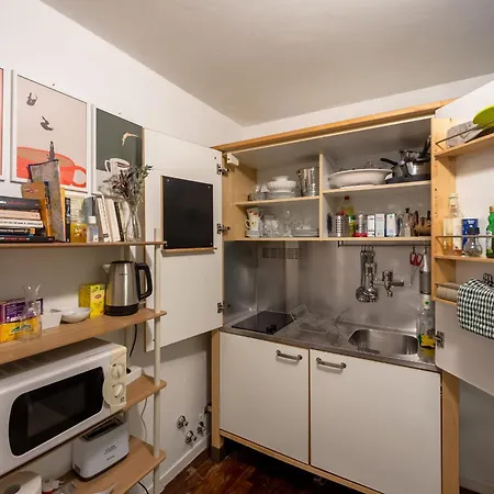 Opera 15 - Halfway Between Arena And Trainstation * 베로나