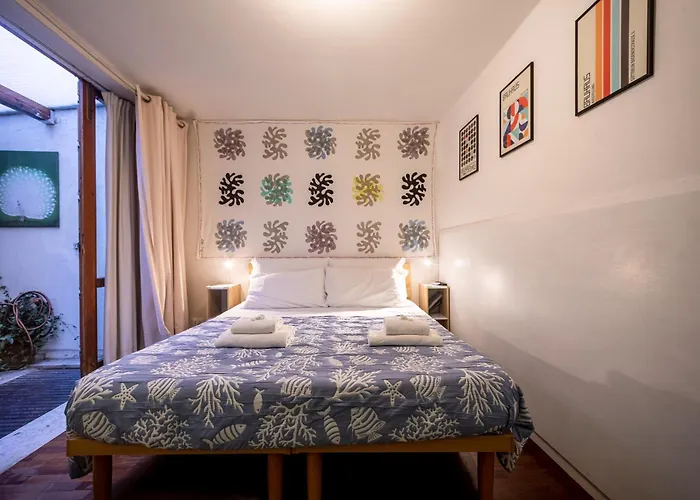 Opera 15 - Halfway Between Arena And Trainstation 베로나