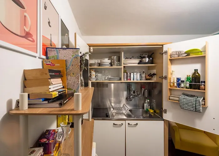 Opera 15 - Halfway Between Arena And Trainstation * Verona