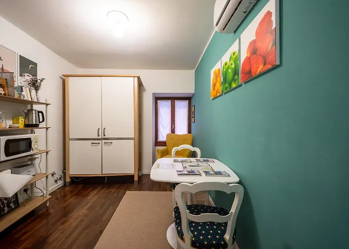 Opera 15 - Halfway Between Arena And Trainstation * Verona