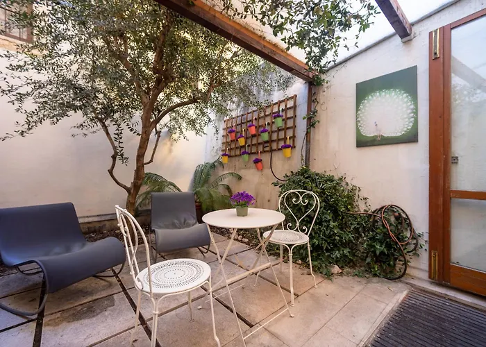 Opera 15 - Halfway Between Arena And Trainstation *