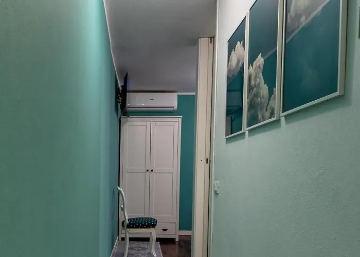 Opera 15 - Halfway Between Arena And Trainstation * Verona