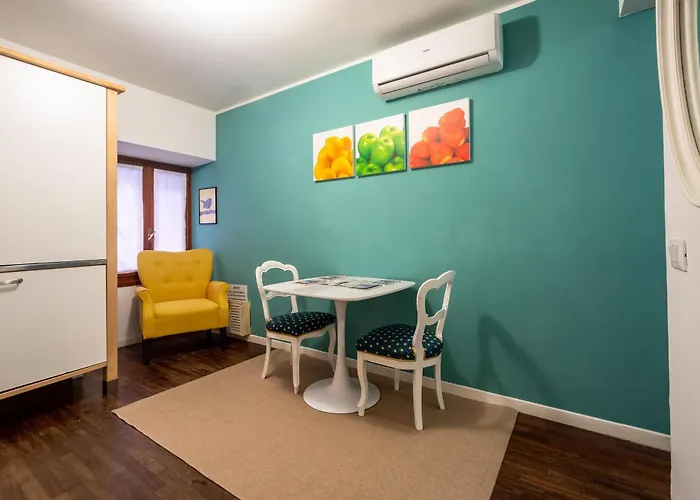 Opera 15 - Halfway Between Arena And Trainstation