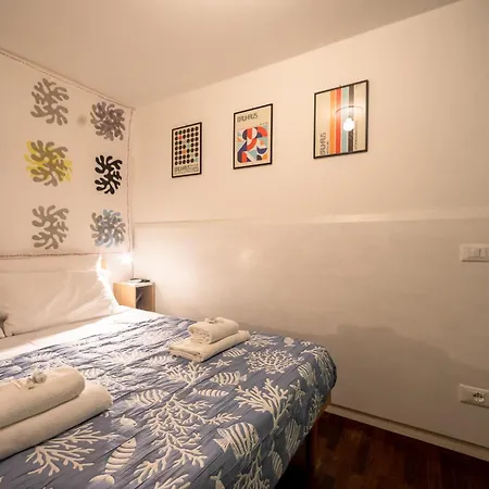 Opera 15 - Halfway Between Arena And Trainstation